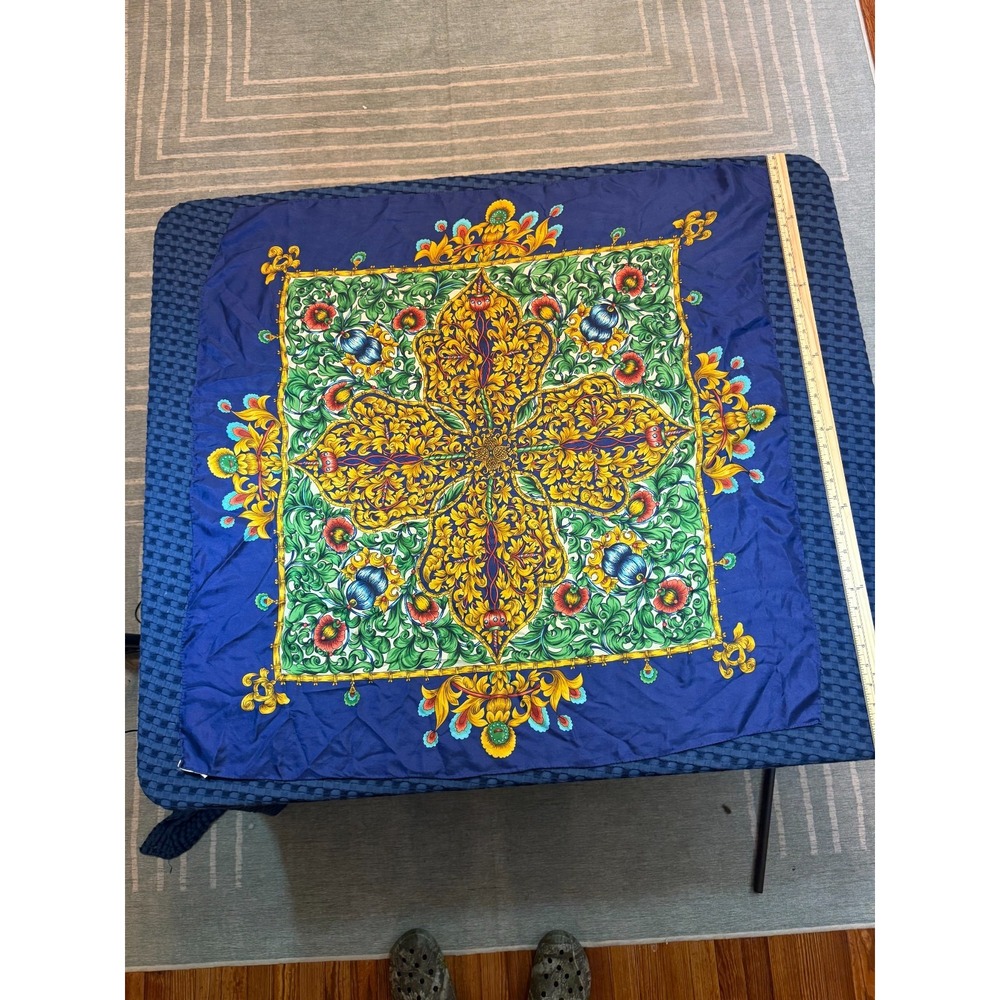 Vintage Silk Metropolitan Museum Of Art 100% Silk Scarf Blue 34x 34 Baroque